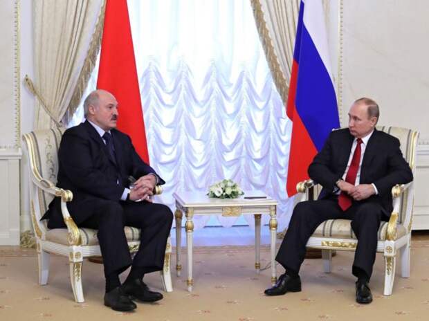 Политолог раскрыл причину срочной встречи Лукашенко с Путиным в Петербурге (ВИДЕО)