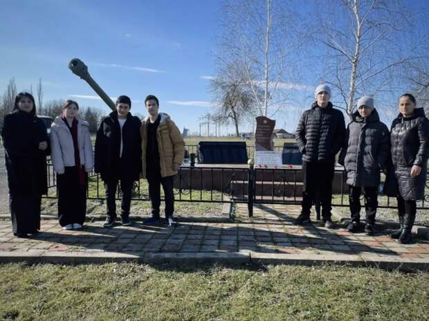 В средней школе аула Гатлукай прошло патриотическое мероприятие