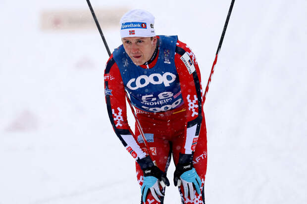 Норвежский лыжник-чемпион возмутился приездом российского тренера на международный турнир