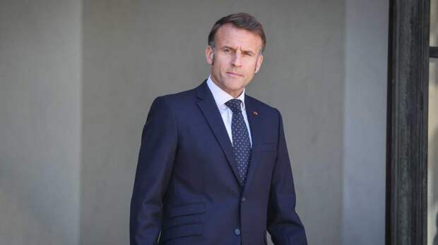 Республика в долг: Макрон ищет деньги на войну