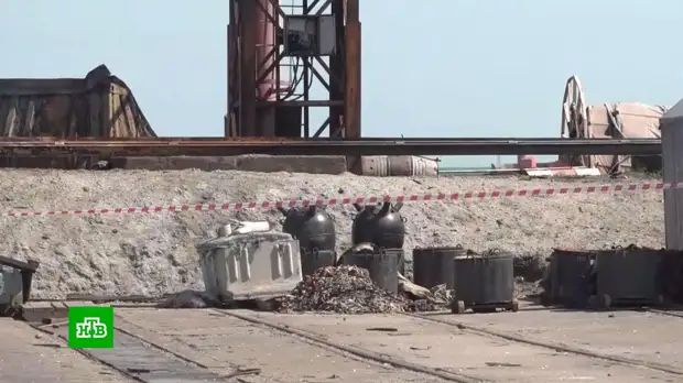 Разминирование порта и раздача гуманитарной помощи: как Мариуполь возвращают к мирной жизни