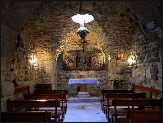 58ada8dd245640ef008b6509St_ananias_church_Damascus.jpg