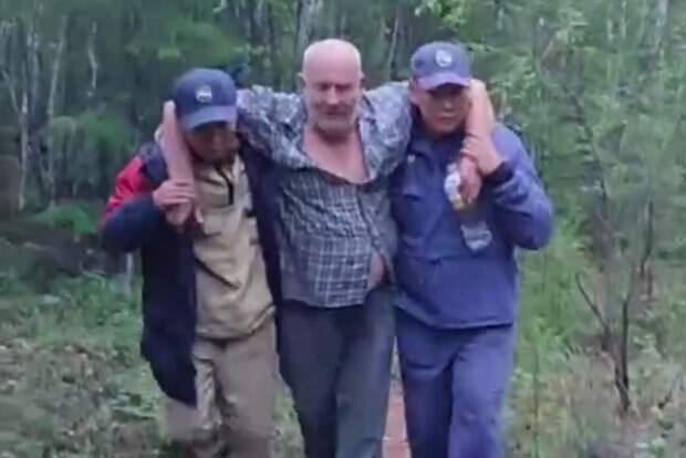 Пенсионер провёл почти неделю в тайге Якутии на воде и ягодах