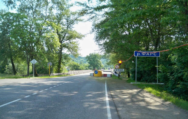 На Кубани реконструируют мост через реку Фарс: рядом построят временный