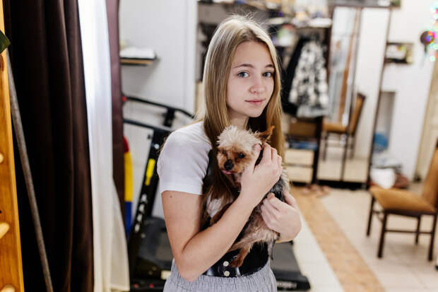 «Мне поможет только операция, врача я уже нашла» Без срочного хирургического лечения Яну ждет тяжелая инвалидность. Нужна помощь