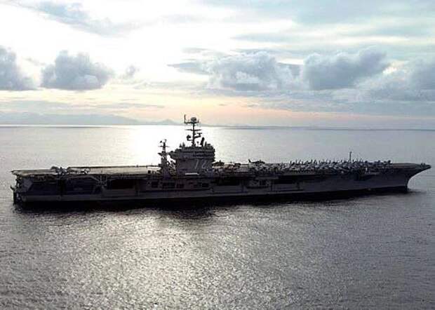 Иранские военные вывели из строя американский авианосец "Авраам Линкольн"