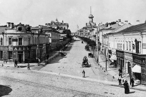 Вид Новой Басманной, Москва, 1888 год, фотография из альбома московского предпринимателя и краеведа Николая Александровича Найденова «Вид некоторых городских местностей, храмов, примечательных зданий и других сооружений»