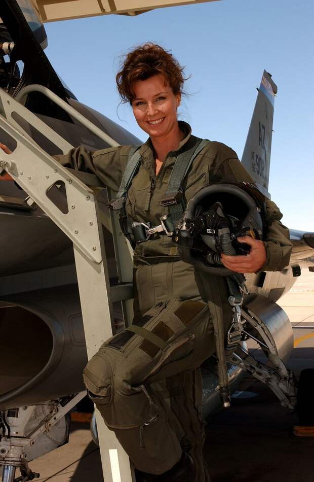 Современные девушки пилоты. Минди Хендрикс F-16 Летчицы, военные, интересное, история, пилоты, факты