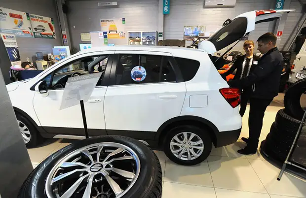 От ГИБДД к частникам: в России упростили получение автомобильных номеров