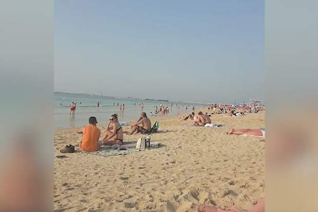 Россиянин показал полный туристов пляж в Дубае после взрыва