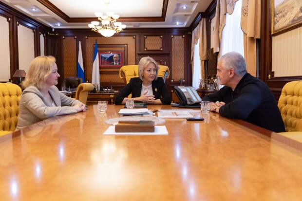 Аксёнов поддержал идею награждать волонтёров, помогающих ветеранам СВО и их семьям