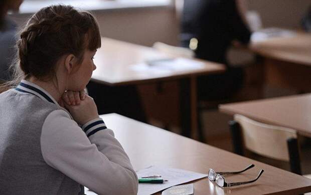 Школьники смогут написать итоговое сочинение в дополнительный день Чтобы получить доступ к ЕГЭ, школьники смогут написать итоговое сочинение в дополнительный день