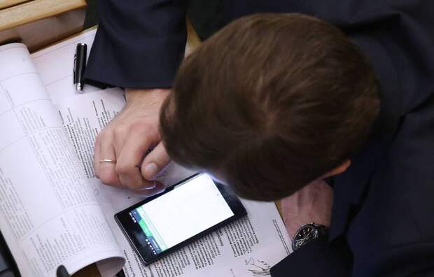 Российскому депутату запретили пользоваться интернетом за распространение фейков о спецоперации Российскому депутату запретили пользоваться интернетом за распространение фейков о спецоперации