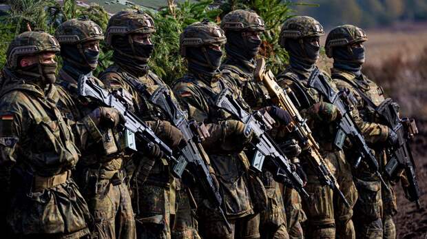 Политик Дюпон-Эньян: Европа готовит армию к конфликту с Россией