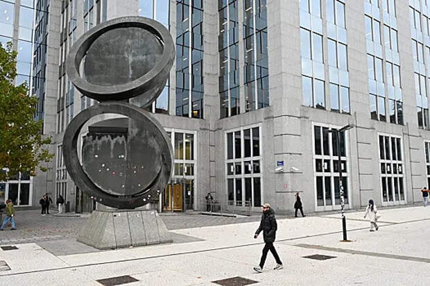 Еврокомиссия направит Украине €1,4 млрд из доходов от замороженных российских активов