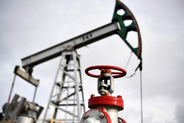 Bloomberg: США отказались поддержать новый потолок цен на нефть из РФ