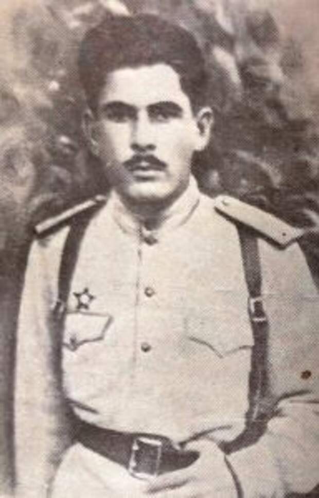 Артём Азиров в 1943 году/Из личного архива
