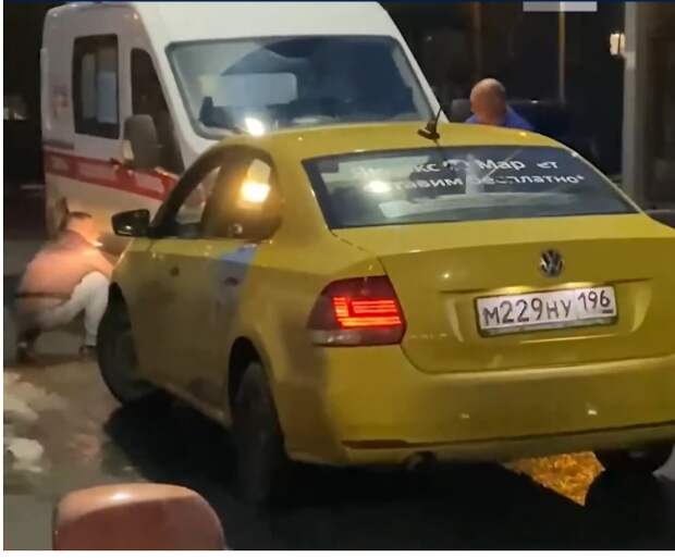 Приезжий таксист порезал скорой помощи колеса, опять спишем на культурные особенности