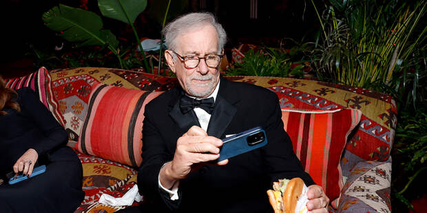 Названы самые богатые знаменитости мира по версии Forbes