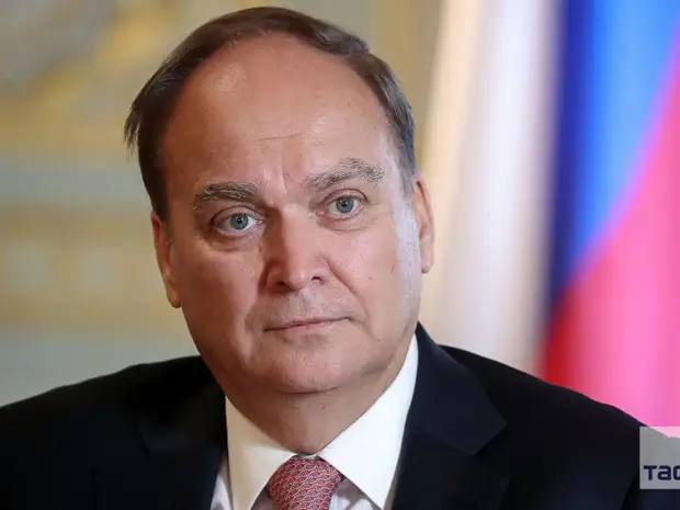 Антонов: власти США де-факто блокируют работу посольства России