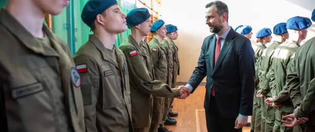 Глава Минобороны Польши заявил, что страна не будет направлять на Украину своих военнослужащих