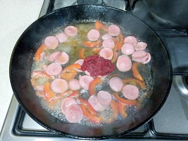 Знакомый повар поделился необычным рецептом вкусного и бюджетного Доширака, который готовится за 5 минут