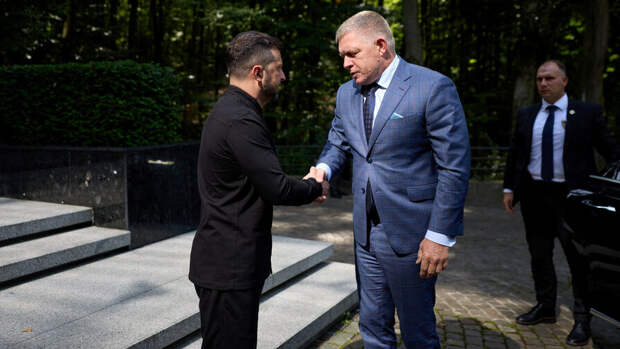 «Если будут ставить Украину выше Словакии»: Фицо пригрозил заблокировать 20-й пакет санкций ЕС и кредит Киеву