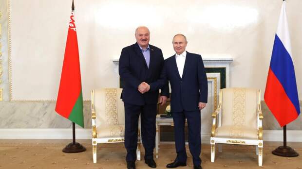 Путин и Лукашенко обсудили в Петербурге актуальные вопросы двусторонних отношений