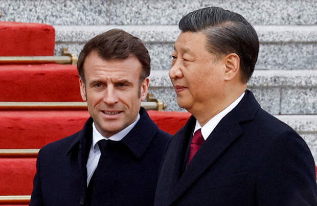 Reuters: Макрон хочет растрогать Си Цзиньпина в ходе его визита во Францию и отвезти на родину своей бабушки