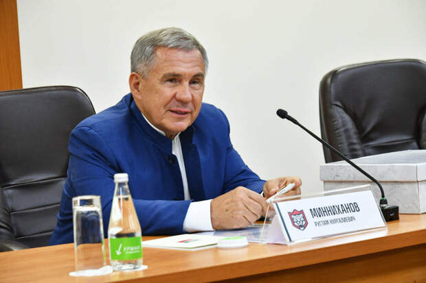 Рөстәм Миңнеханов плей-офф матчлары башланыр алдыннан «Ак Барс»ка уңышлар теләде