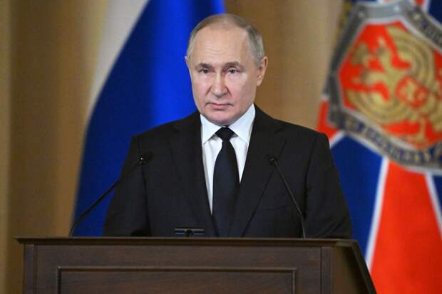 Путин: попытки США сохранить имперский статус ведут к деградации страны