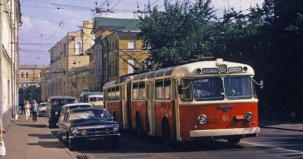 Эра московских троллейбусов окончилась: в столице России отказались от «рогатых»