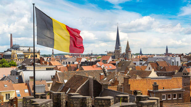Премьер Бельгии признал поражение на выборах, призвав формировать правительство