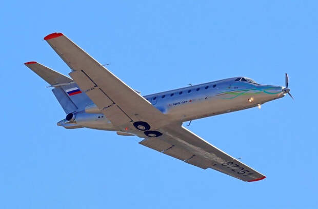 Экспериментальный Як-40 начал летать со сверхпроводниковым электродвигателем