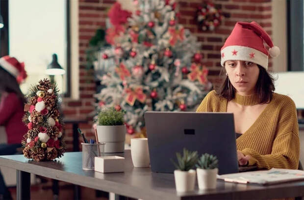 Что делать, если Новый год проходит на работе: советы психотерапевта