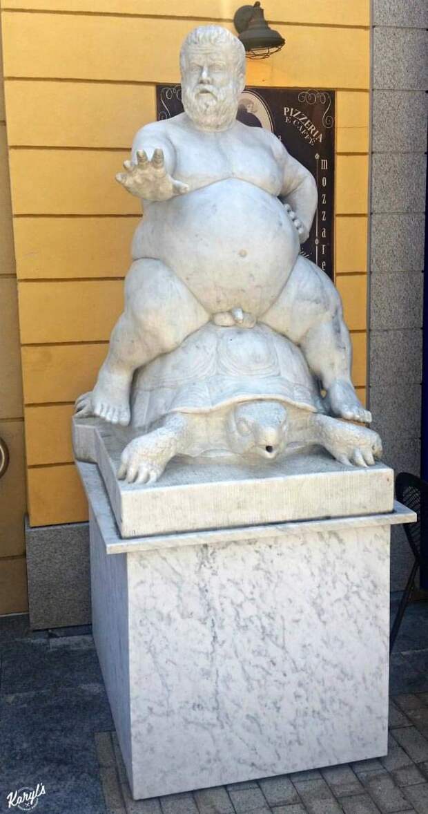 Baltimore maryland US weird statues of the world