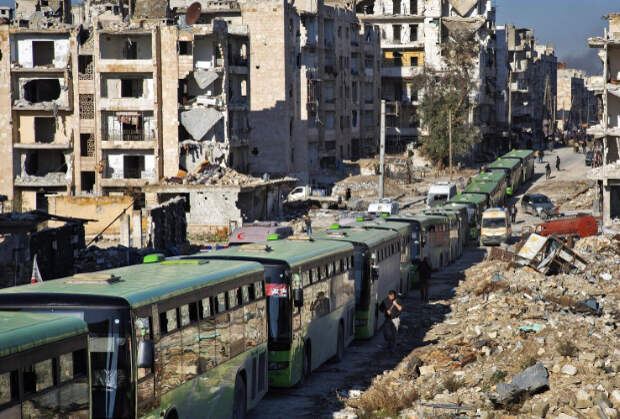 Выезд сахаватов из Алеппо в Идлиб на зеленых автобусах