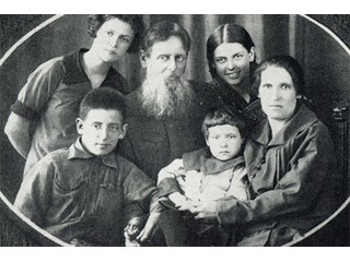 Кем на самом деле была Хозяйка медной горы