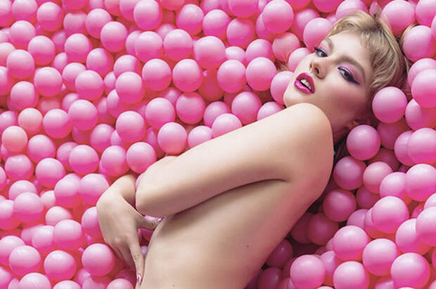 Дочь Ренаты Литвиновой Ульяна снялась обнаженной для мужского журнала