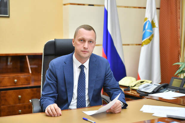 Губернатор Роман Бусаргин поздравил саратовцев с Днём весны и труда