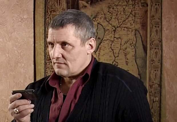 У актера из сериала «Ивановы-Ивановы» нашли опухоль в легких