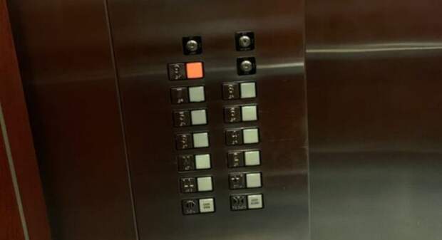 В Индии с 7-го этажа сорвался лифт с детьми, в том числе грудничком