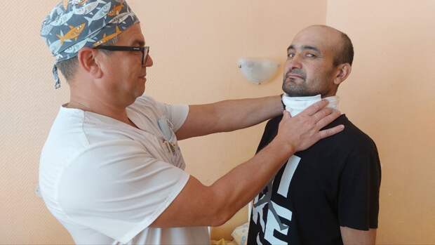 Рабочий, едва не отрезавший себе голову болгаркой, сегодня благополучно выписан из Елизаветинской больницы