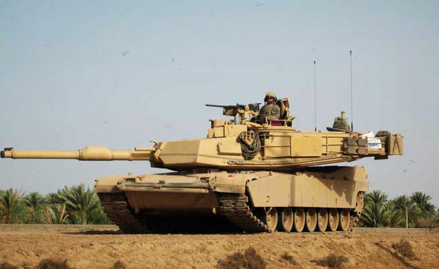 Танк Abrams SEP V3 Речь идет о глубокой модификации основного танка США, знаменитого Abrams. Облегченная конструкция, обновленный боекомплект (подкалиберный бронебойный снаряд М829Е4), система управления огнем и дистанционно управляемый пулеметный модуль: эксперты считают, что эта машина будет способна составить достойную конкуренцию практически любому существующему аналогу. Abrams SEP V3 поступит в американскую армию уже в конце 2016 года.