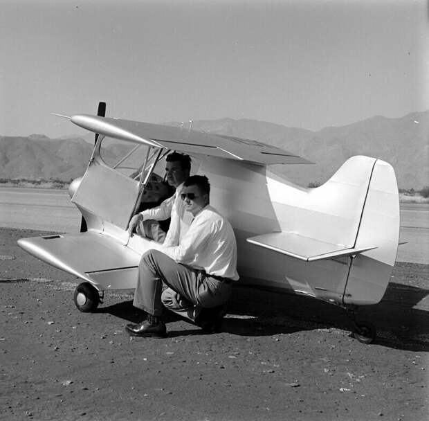 Самый маленький самолёт в мире. США, 1952 г. Самый маленький самолёт в мире. США, 1952 г.