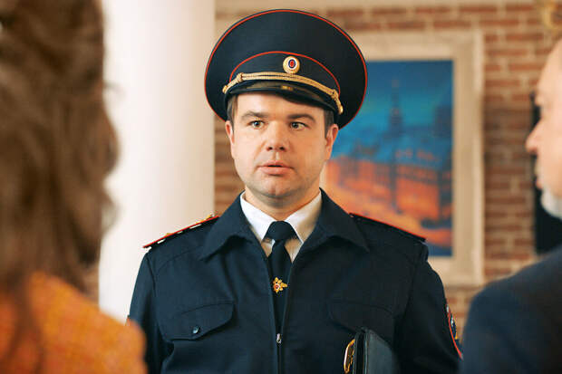 Актер Казаков признался, что его вырезали из новых "Папины дочек" из-за денег