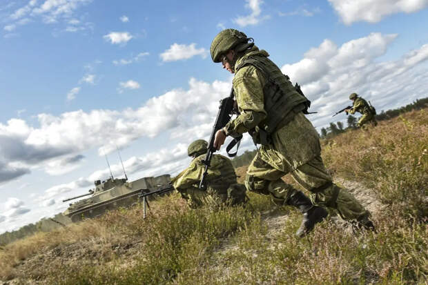 Армия России с боями продвинулась вплотную к окраинам Северска