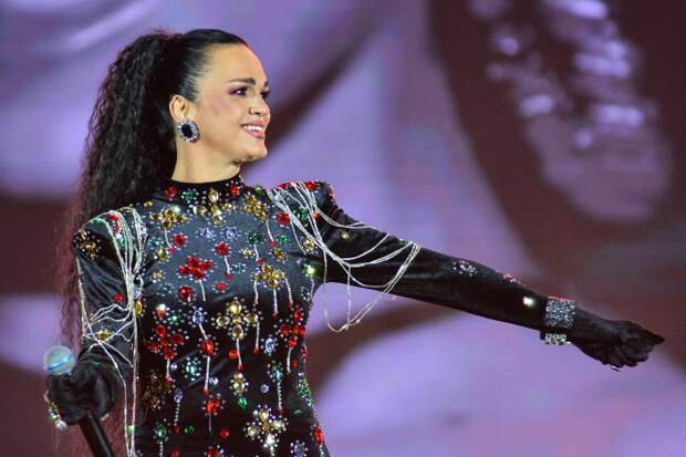 Экстрасенс: у певицы Славы нет порчи, но из‑за алкоголя к ней «подселенец»