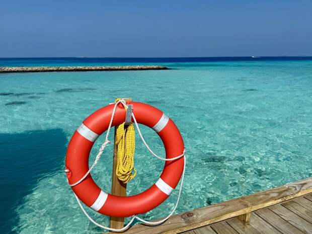 Россиянка спаслась с затонувшего катера на Мальдивах