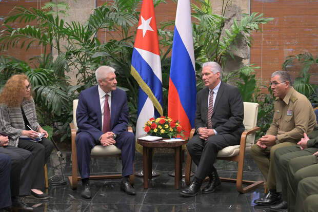 Президент Кубы Диас-Канель провел встречу с главой МВД России Колокольцевым